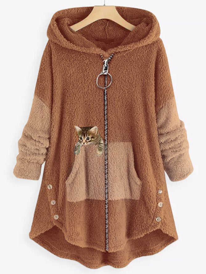 Charlotte® |  Manteau douillet et moelleux à capuche avec imprimé chat et poches boutonnées